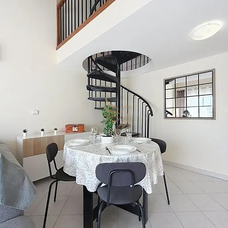 1547 Privilege - 4 Pers Wifi Vue Piscine Garage *