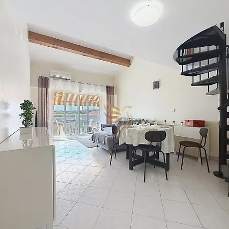 1547 Privilege - 4 Pers Wifi Vue Piscine Garage Appartamento